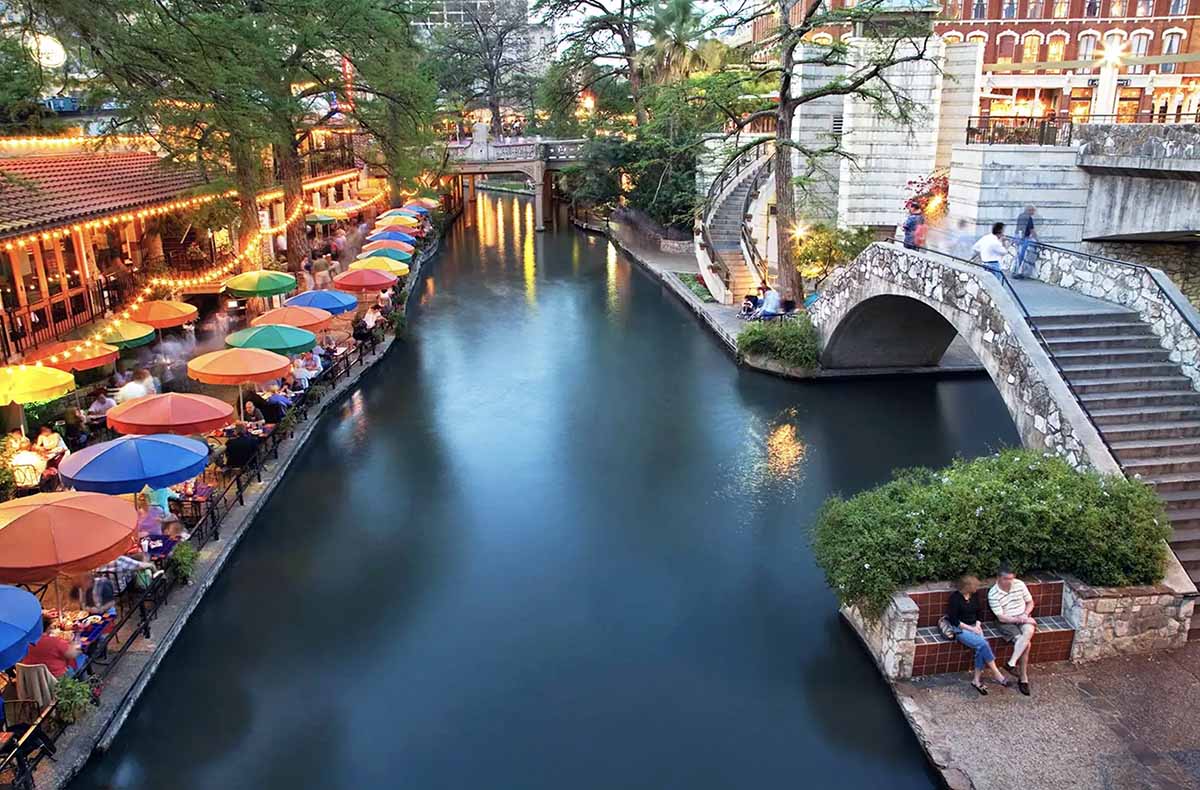 Best Romantic Places to Go on a First Date in San Antonio
